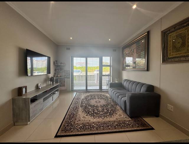 2 BEDROOM APARTMENT FOR SALE IN UMHLANGA RIDGE